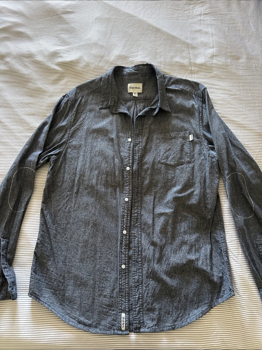 Rhythm. Men's Casual Long-Sleeve Button-Down Shirt in Dark Chambray